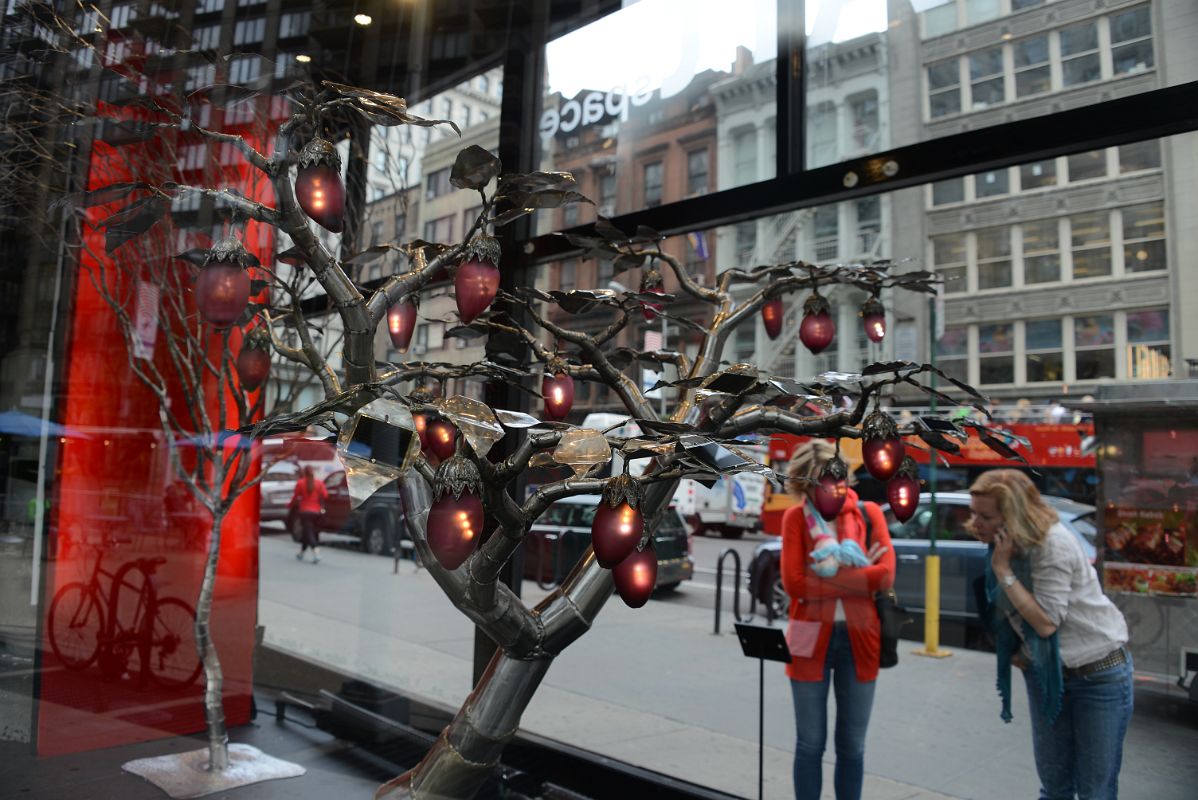 03-04 Urban Jungle by Hadar Features Intriguing Metallic Forests and Trees In The Flatiron Building Prow Artspace New York Madison Square Park
